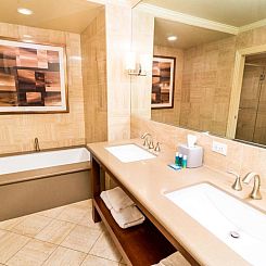 Holiday Inn Express & Suites Las Vegas SW Springvalley, an I