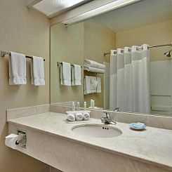 Holiday Inn Express Hotel and Suites - Henderson, an IHG Hot