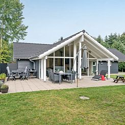 Vakantiehuis "Agved" - 1.5km from the sea