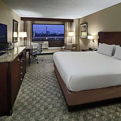 DoubleTree by Hilton San Antonio Downtown