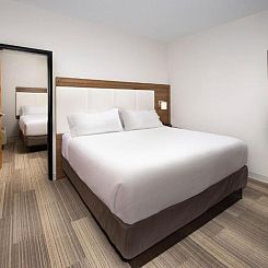 Holiday Inn Express & Suites San Antonio - Downtown Market A