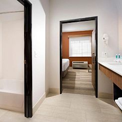 Holiday Inn Express & Suites San Antonio - Downtown Market A