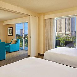 DoubleTree by Hilton Alana - Waikiki Beach