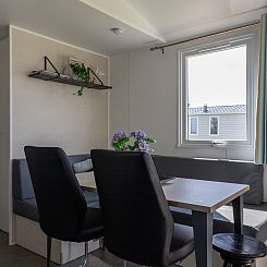 Comfortabel 6 persoons chalet in Lemmer met vrij uitzicht