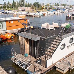 Knusse 4 persoons House boat met uitzicht over het water in