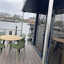 Comfortabele 4 persoons house boat met uitzicht over het