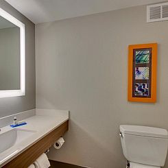 Holiday Inn Express & Suites Atlanta Perimeter Mall Hotel, a