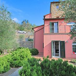 Geschakelde woning in Ligurië, Italië