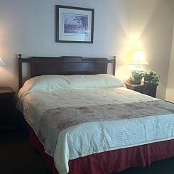 Caravelle Inn & Suites