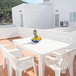 Apartamentos Cala Llonga