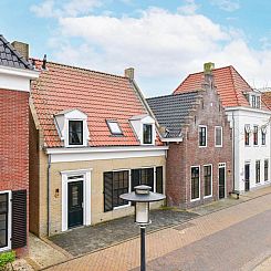 Geschakelde woning in Friesland, Nederland