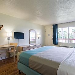 Motel 6-Spring Hill, FL - Weeki Wachee