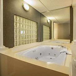 Quality Inn and Suites St Charles -West Chicago