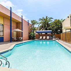 Days Inn by Wyndham Los Angeles LAX/VeniceBch/Marina DelRay