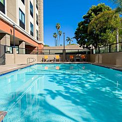 Holiday Inn Express Los Angeles LAX Airport, an IHG Hotel