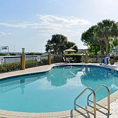 Holiday Inn Express Hotel & Suites Tampa-Rocky Point Island,