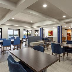 Holiday Inn Express Hotel & Suites Tampa-Rocky Point Island,