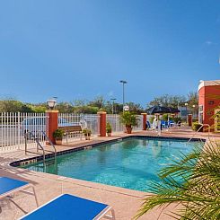 Holiday Inn Express Hotel & Suites Tampa-Fairgrounds-Casino,