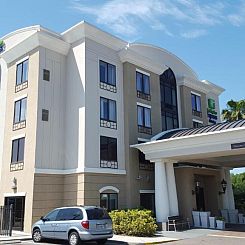 Holiday Inn Express Hotel & Suites Tampa-USF-Busch Gardens, 