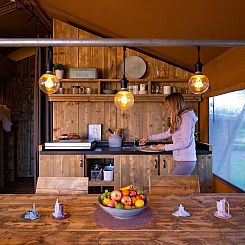 Comfortabele 6-persoons glamping tent