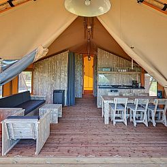 Comfortabele 6-persoons glamping tent