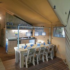 Comfortabele 6-persoons glamping tent