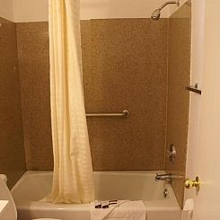 Harborview Inn & Suites-Convention Center-Airport-Gaslamp-Se