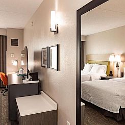 Country Inn & Suites by Radisson, Newark Airport, NJ