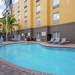 Hampton Inn & Suites - Fort Pierce