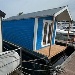 Zaanse Houseboat