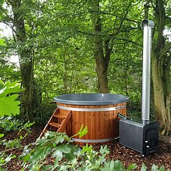 Vacation home with Sauna+hottub in nature