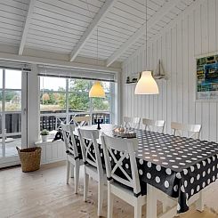 Vakantiehuis "Danko" - 1.5km from the sea