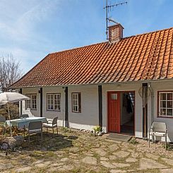 Vakantiehuis "Asgot" - 15m from the sea