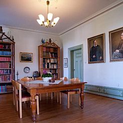 Hellidens Slott och Vandrarhem