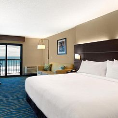 Holiday Inn Express & Suites Oceanfront Daytona Beach Shores