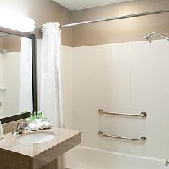 Holiday Inn Express Hotel & Suites Pittsburgh-South Side, an