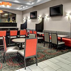 Holiday Inn Express Hotel & Suites Pittsburgh-South Side, an