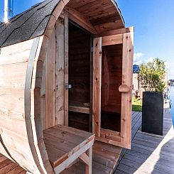 Luxe 2 persoons Tiny House met Hottub en Sauna aan de