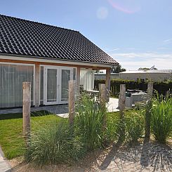 Vakantiehuis Zonnedorp 28, "Het Witte Strandhuis"