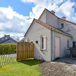 Geschakelde woning in Zeeland, Nederland