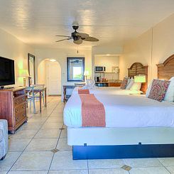 La Fiesta Ocean Inn & Suites