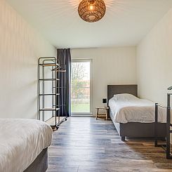 Luxe 6-persoons bungalow met infraroodsauna en vlak bij het