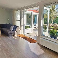 Sfeervolle 6-persoons vakantiebungalow onderaan de duinen