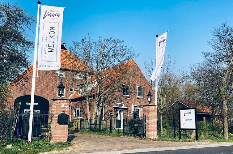 Unieke 10 pers. Farm Lodge De Vuurtoren op 'Hoeve Vianen' 