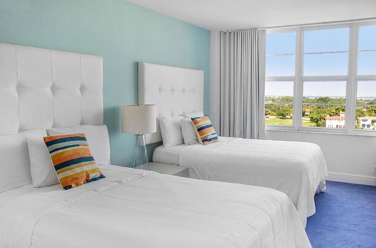 Seacoast Suites on Miami Beach