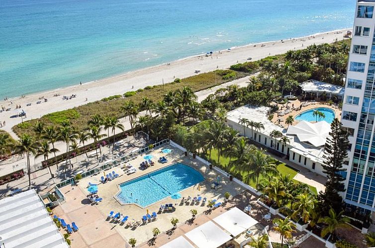 Seacoast Suites on Miami Beach