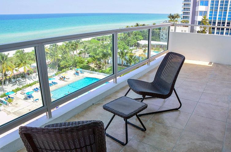 Seacoast Suites on Miami Beach