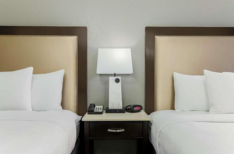 DoubleTree by Hilton Austin-University Area