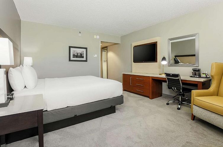 DoubleTree by Hilton Austin-University Area