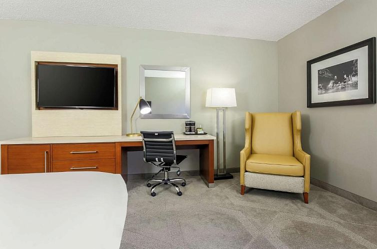 DoubleTree by Hilton Austin-University Area